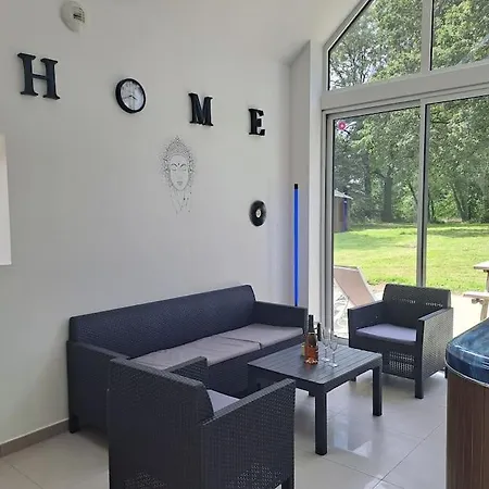 Detente Domaine De Helles -spa Privatif Et Sauna Poullaouen