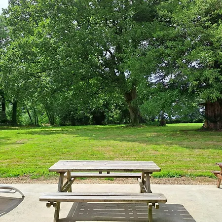 Holiday home Detente Domaine De Helles -spa Privatif Et Sauna Poullaouen