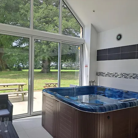 Detente Domaine De Helles -spa Privatif Et Sauna Poullaouen